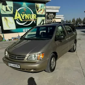 Toyota Sienna 2000