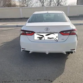 Toyota Camry 2021