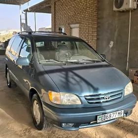 Toyota Sienna 2001