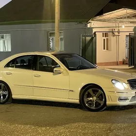 Mercedes-Benz E320 2003