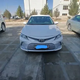 Toyota Camry 2024