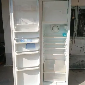 холодильник  Ariston