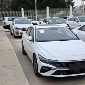 Hyundai Elantra 2025