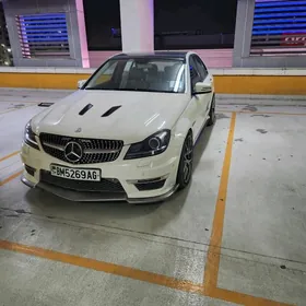 Mercedes-Benz C300 2011