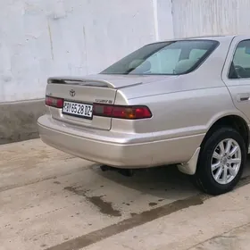 Toyota Camry 1999