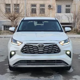 Toyota Highlander 2021