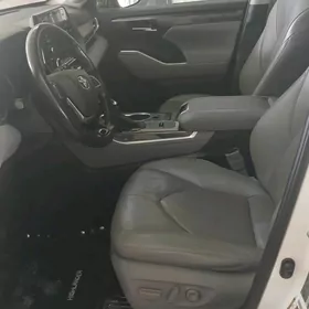 Toyota Highlander 2020