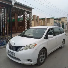 Taksi sienna waditil