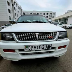 Mitsubishi Montero 1998