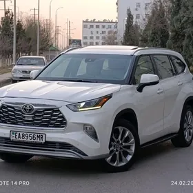 Toyota Highlander Hybrid 2020
