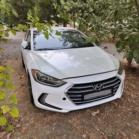 Hyundai Elantra 2018