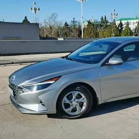 Hyundai Elantra 2022