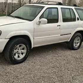 Nissan Pathfinder 2000