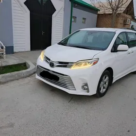 Toyota Sienna 2020