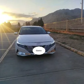 Hyundai Elantra 2021