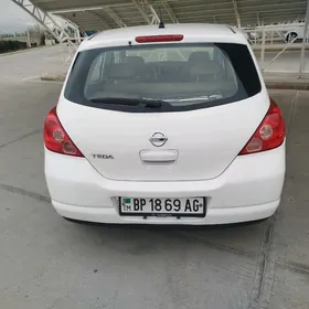 Nissan Tiida 2008