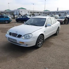 Daewoo Leganza 1998