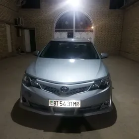 Toyota Camry 2014