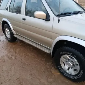 Nissan Pathfinder 1998