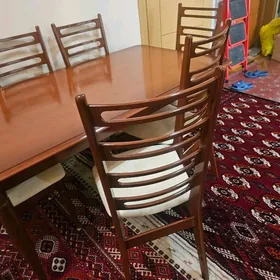 продаётся стол со стульями
