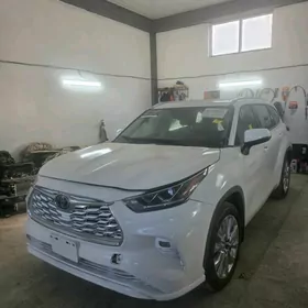 Toyota Highlander Hybrid 2021