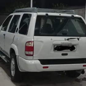 Nissan Pathfinder 2003