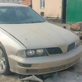 Mitsubishi Diamante 2002