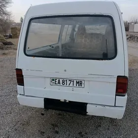 Mazda B2000 1992