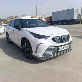 Toyota Highlander 2021