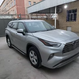 Toyota Highlander 2022