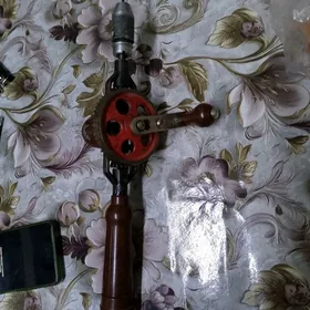 колаварот дрель ручная