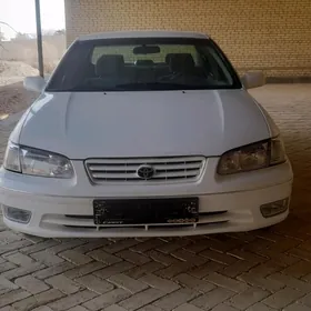 Toyota Camry 2001