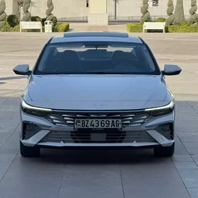 Hyundai Elantra 2025