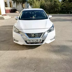 Nissan Versa 2020