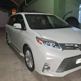 Toyota Sienna 2017