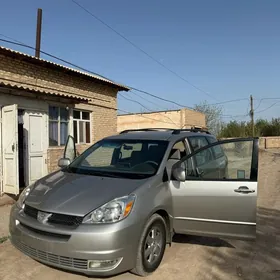 Toyota Sienna 2005