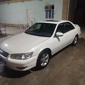 Toyota Camry 2000