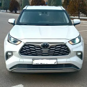 Toyota Highlander 2022