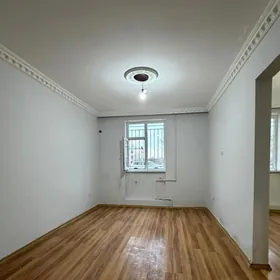 2ком.1эт.10Мкр!