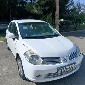 Nissan Tiida 2008