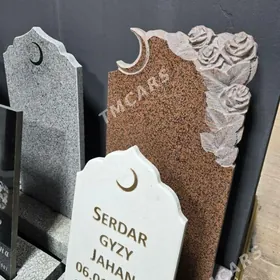 yadygarlik daslara at yazmak