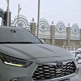 Toyota Highlander 2020