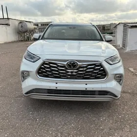 Toyota Highlander 2022