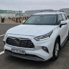 Toyota Highlander 2021
