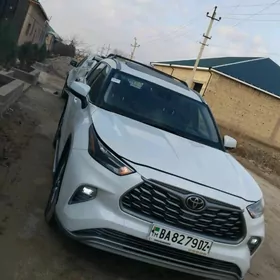 Toyota Highlander 2024