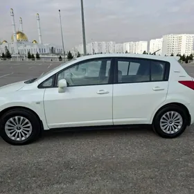 Nissan Tiida 2006