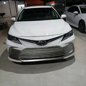 Toyota Camry 2023