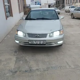 Toyota Camry 2000