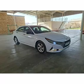 Hyundai Elantra 2022