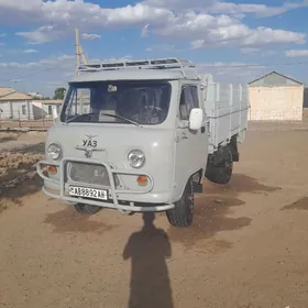 UAZ 452 2000